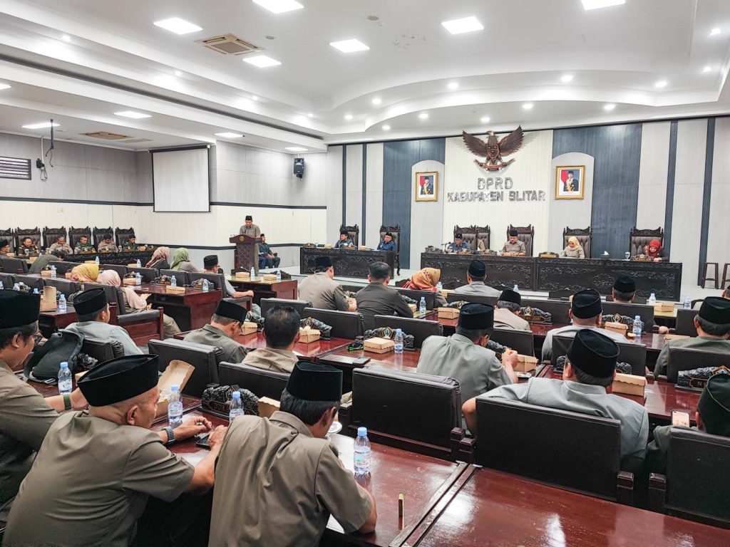 Fraksi-Fraksi DPRD Kabupaten Blitar Sampaikan Pandangan P-APBD 2025, Ketua: Bermuara Kepentingan Masyarakat